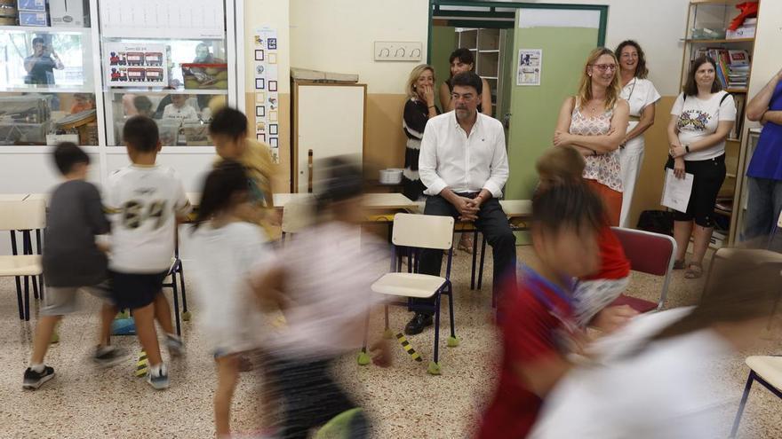 Barcala pide a Educación fijar un calendario de obras para los colegios de Alicante
