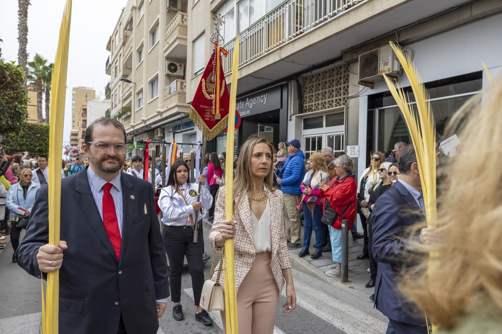 Bendición y procesión de Las Palmas en Torrevieja de Domingo de Ramos en la Semana Santa 2024