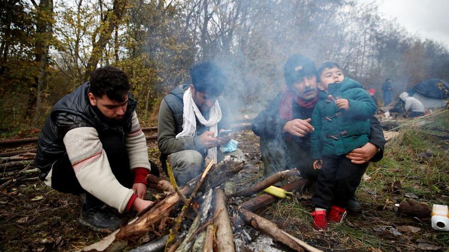 Infierno migratorio en Calais, la frontera británica en territorio francés