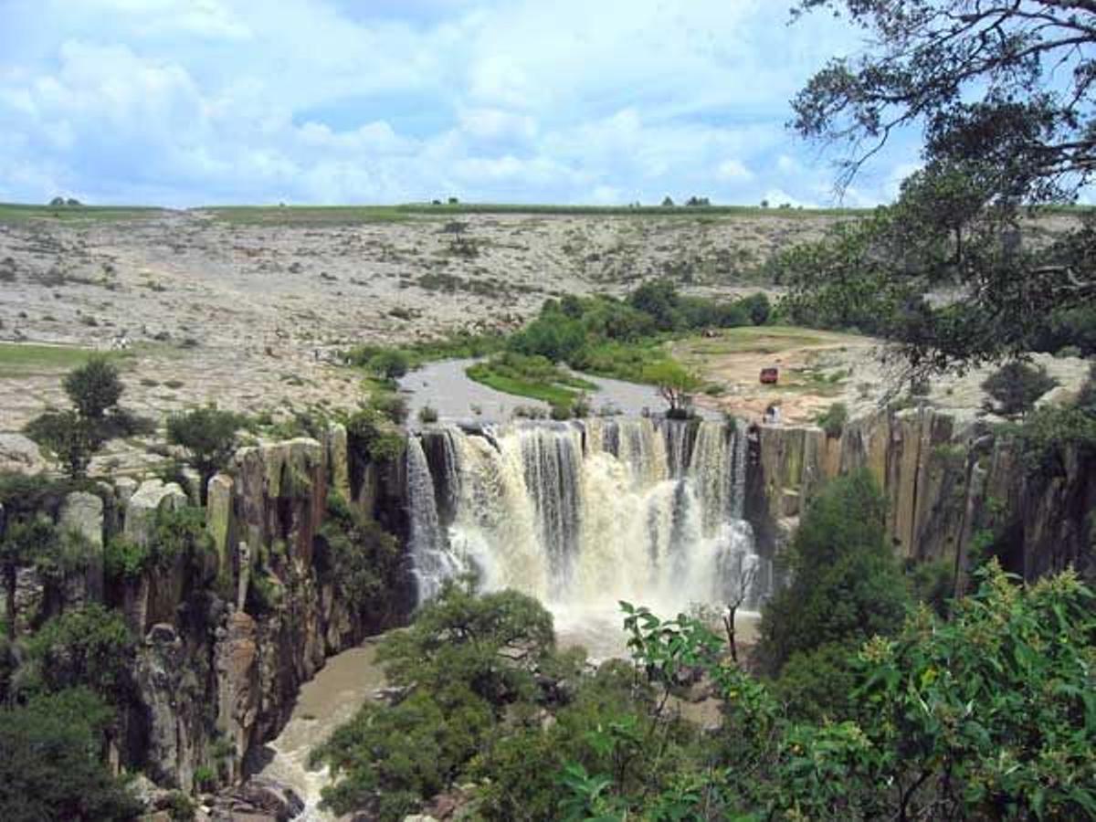 Aculco permite disfrutar de la presa Ñadó, que alimenta las Cascadas de la Concepción.