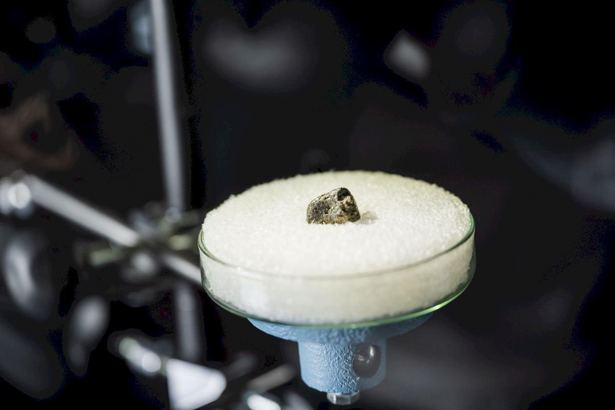 El meteorito expuesto en el Museu de les Ciències