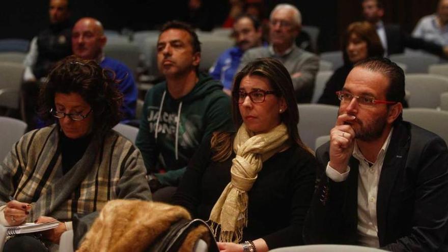 El público asistente a la mesa redonda.