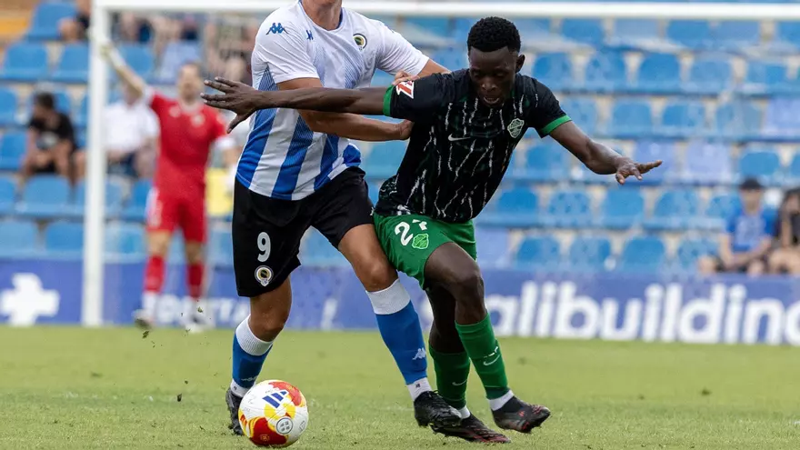 Bakary Traoré renueva con el Elche hasta 2027 y sale cedido