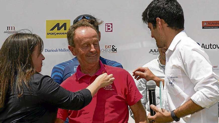 Tomeu Arbona recibe la insignia de oro del Pla de Mallorca.