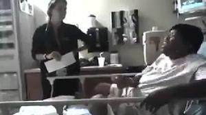 El seu marit la va portar a urgències perquè estava esgotada.