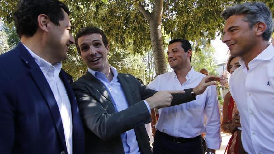 Casado reúne en Córdoba a exministros de Aznar y Rajoy para exhibir su experiencia de gestión ante las crisis