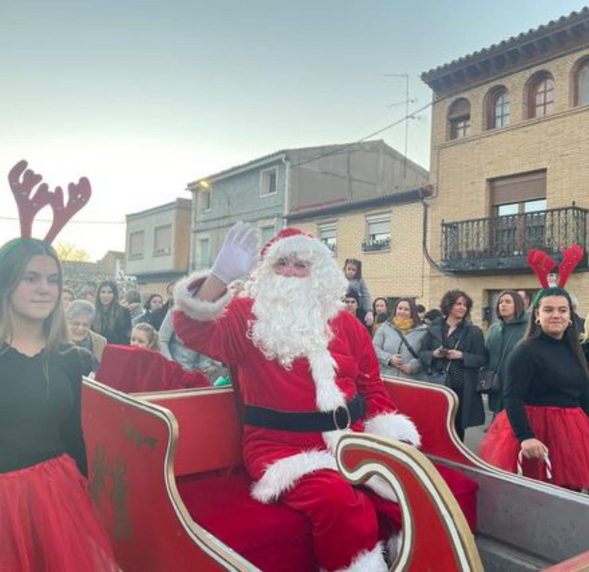 Papá Noel recorrió las calles.