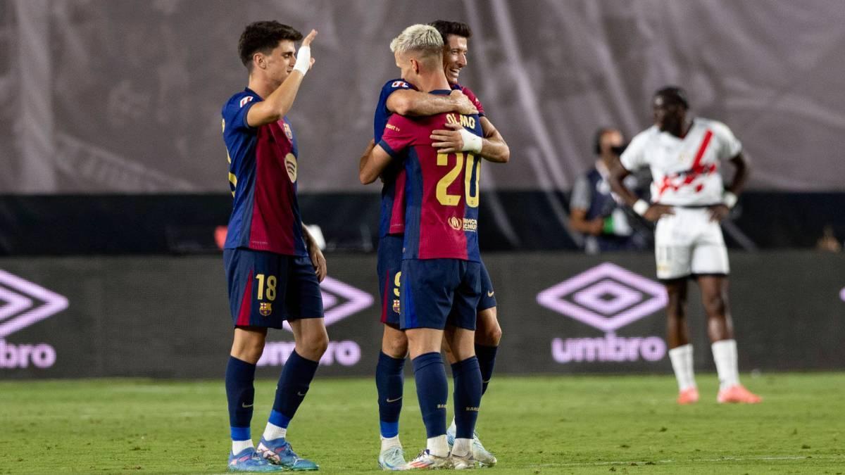 Pau Víctor firma su contrato con el Barça
