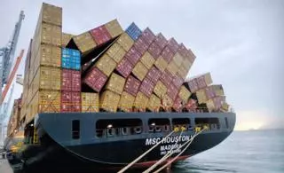 Grúas móviles recolocarán el domingo la carga del «MSC Houston V»