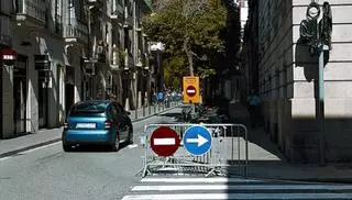 Una calle de Terrassa vuelve a cambiar su sentido tras comprobar que estaba saturando el tráfico
