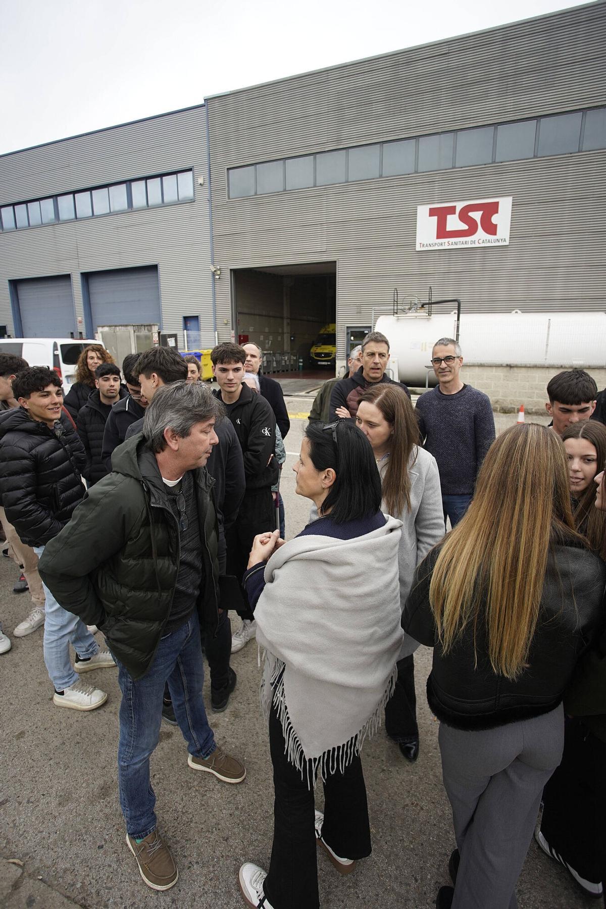 info_outline Les imatges de la protesta de les famílies que els seus fills estudien un cicle formatiu d’emergències mèdiques i els han prohibit fer pràctiques en ambulàncies