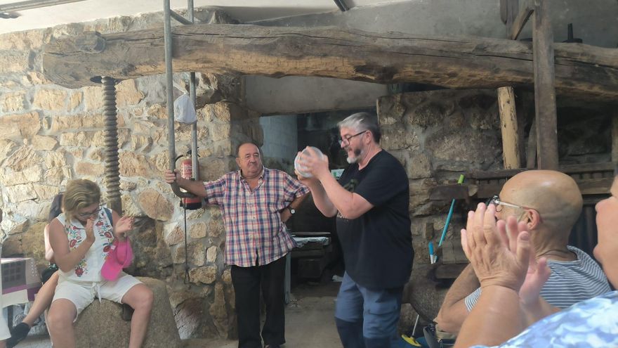 La ruta con el músico Xavier Blanco sobre la conexión entre el vino y la música de raíz