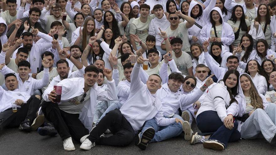 La lluvia no impidió que miles de personas tomaran Caravaca en el ‘Día del Pañuelo’