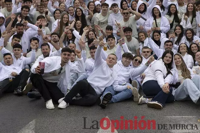 La lluvia no impidió que miles de personas tomaran Caravaca en el ‘Día del Pañuelo’