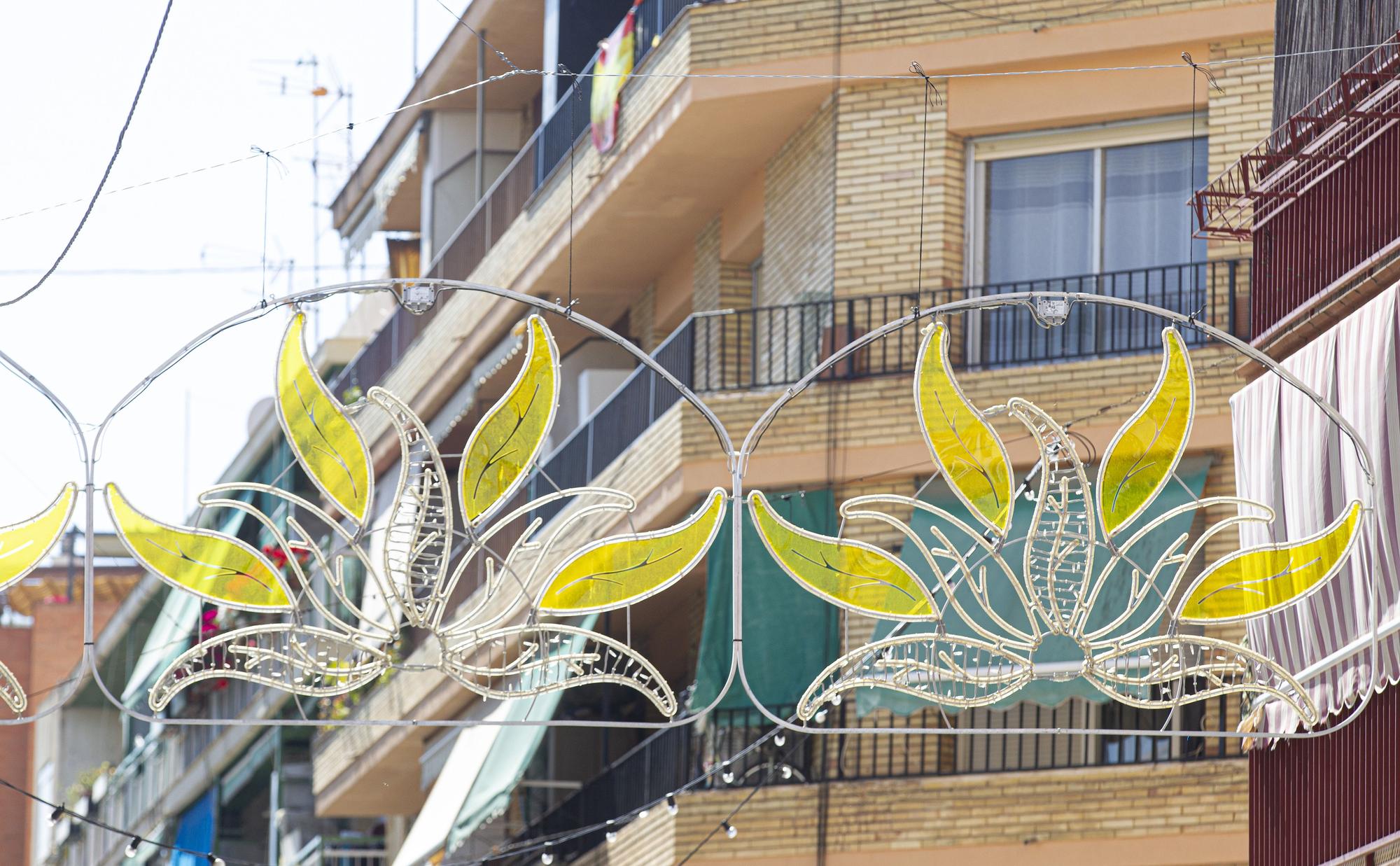 Instalación de luces de Hogueras