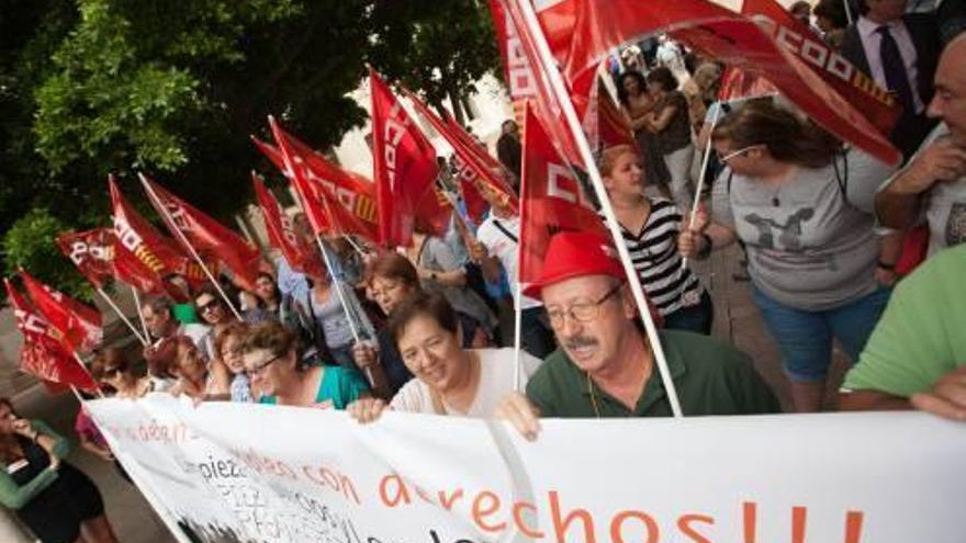 Protesta del personal de limpieza de los juzgados