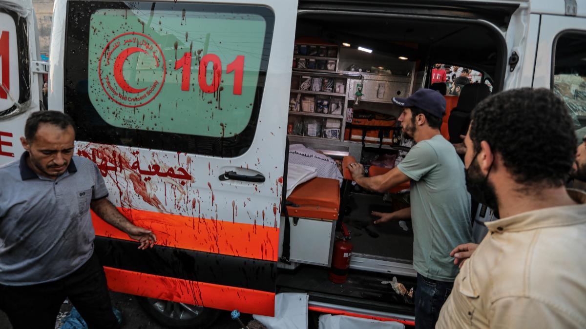 Ataque a un convoy de ambulancias junto al hospital Al Shifa de la Franja de Gaza