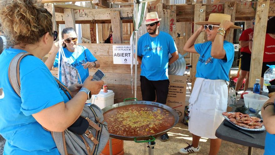 El aroma de las paellas se apodera de la plaza de madera de Fermoselle
