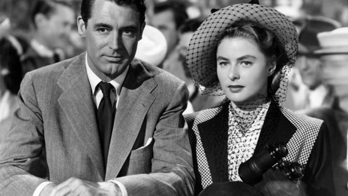 Fotograma de la película 'Encadenados', de Alfred Hitchcock, con Cary Grant e Ingrid Bergman.