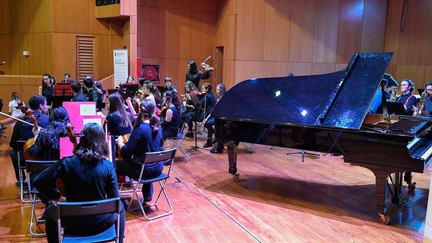 El himno de Canarias suena en el Auditorio del Conservatorio Profesional de Música de Las Palmas de Gran Canaria