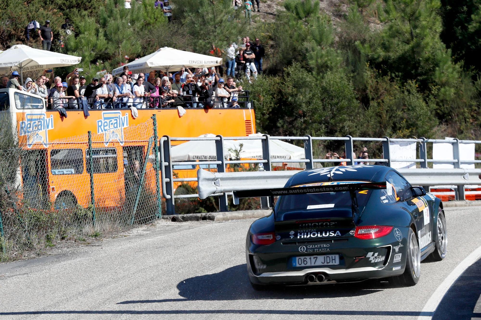 Víctor Senra arrasa en el Rallye Rías Baixas