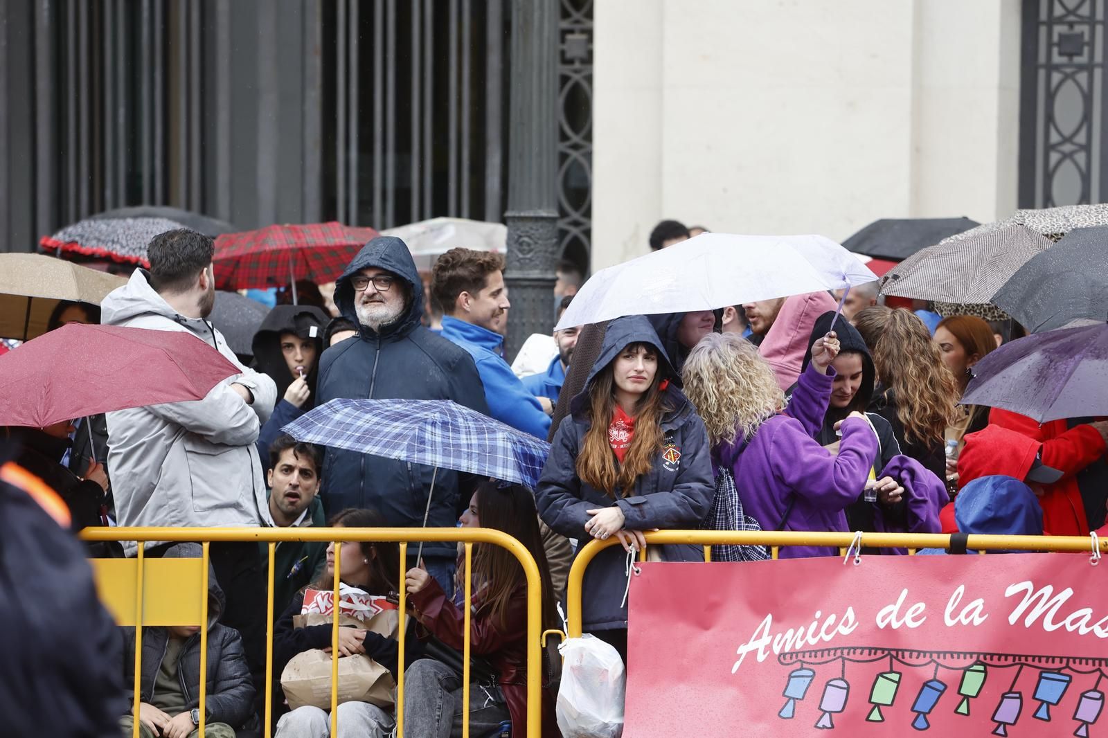 Búscate en la mascletà del jueves 13 de marzo