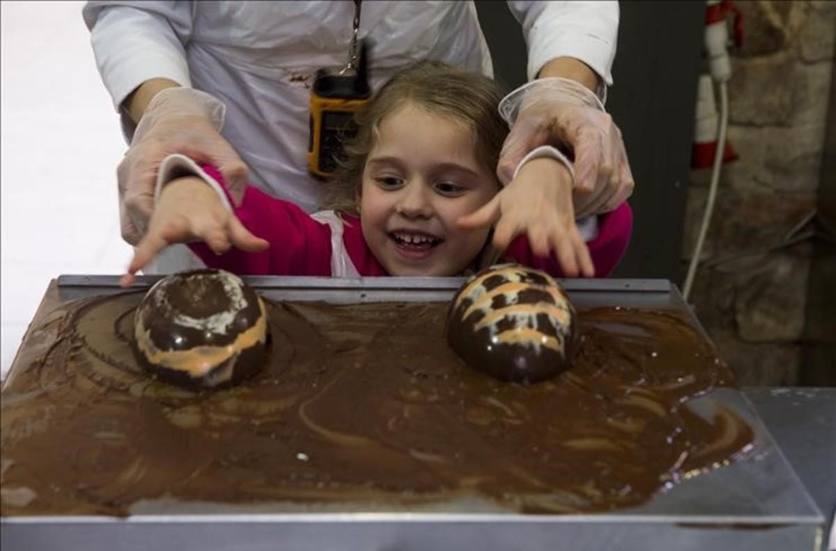 Taller d’ous de Pasqua al Museu de la Xocolata. Taller d’ous de Pasqua al Museu de la Xocolata.