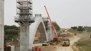 Tramo Freixo-Alandroal, de 20,5 kilómetros, con construcción de un viaducto.