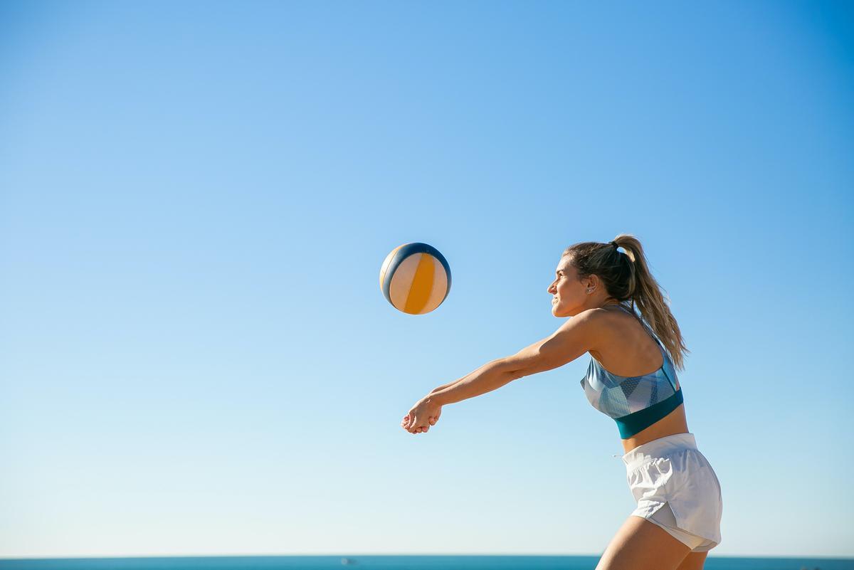 El voley playa es uno de los deportes más completos para estas vacaciones