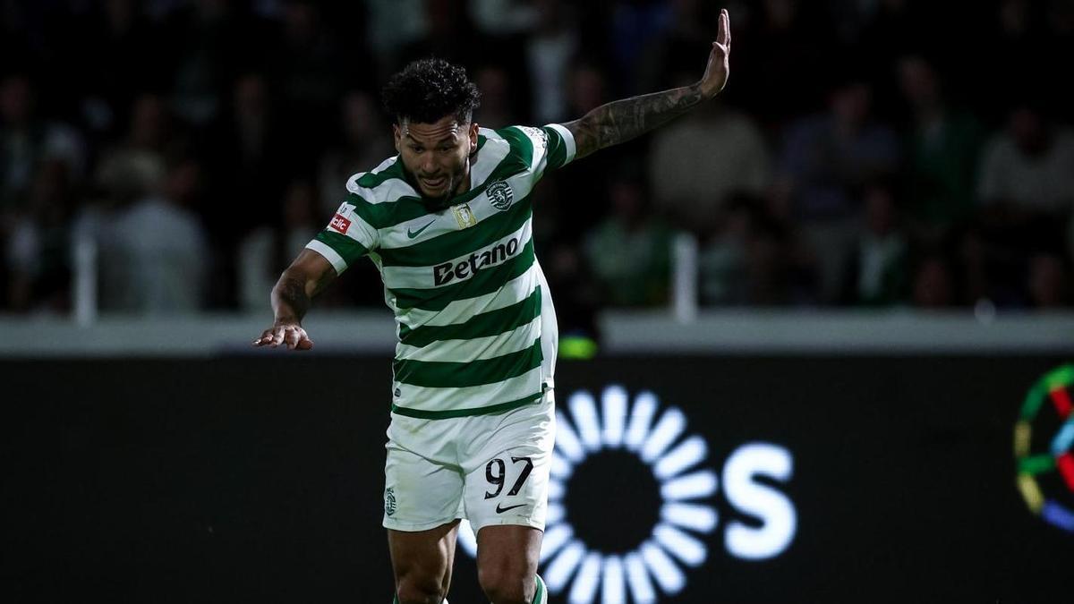 Luis Suárez durante el partido contra el Alverca