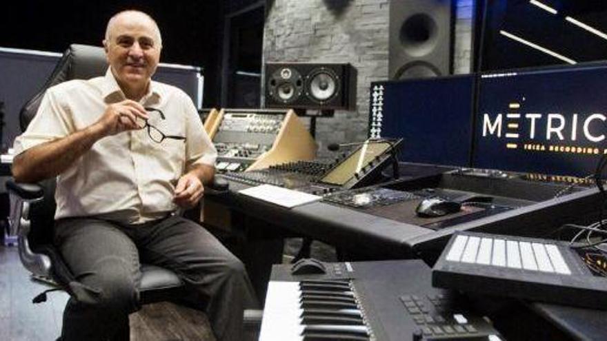 Claudio Ianni en la sala de control del estudio de grabación Metrica en Platja d&#039;en Bossa.