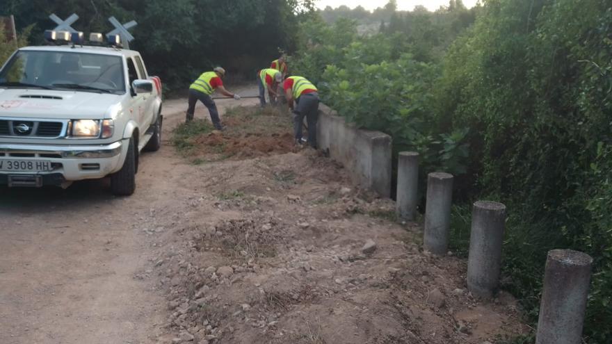 Concluyen las labores de limpieza y desbroce de los trabajadores agrícolas en caminos de Xàtiva