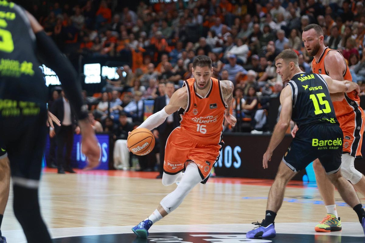 Stefan Jovic, en La Fonteta en el duelo ante el Dremland Gran Canaria