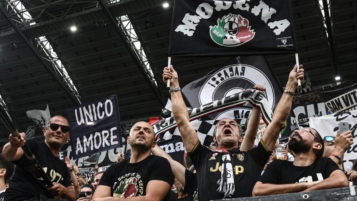 Decenas de hinchas de la Juventus han sido arrestados por causar disturbios en Ámsterdam
