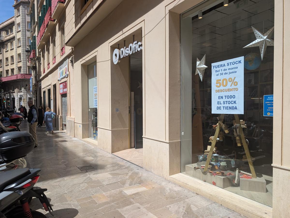 La tienda de Disofic en la calle Martínez del Centro de Málaga, que está liquidando existencias.