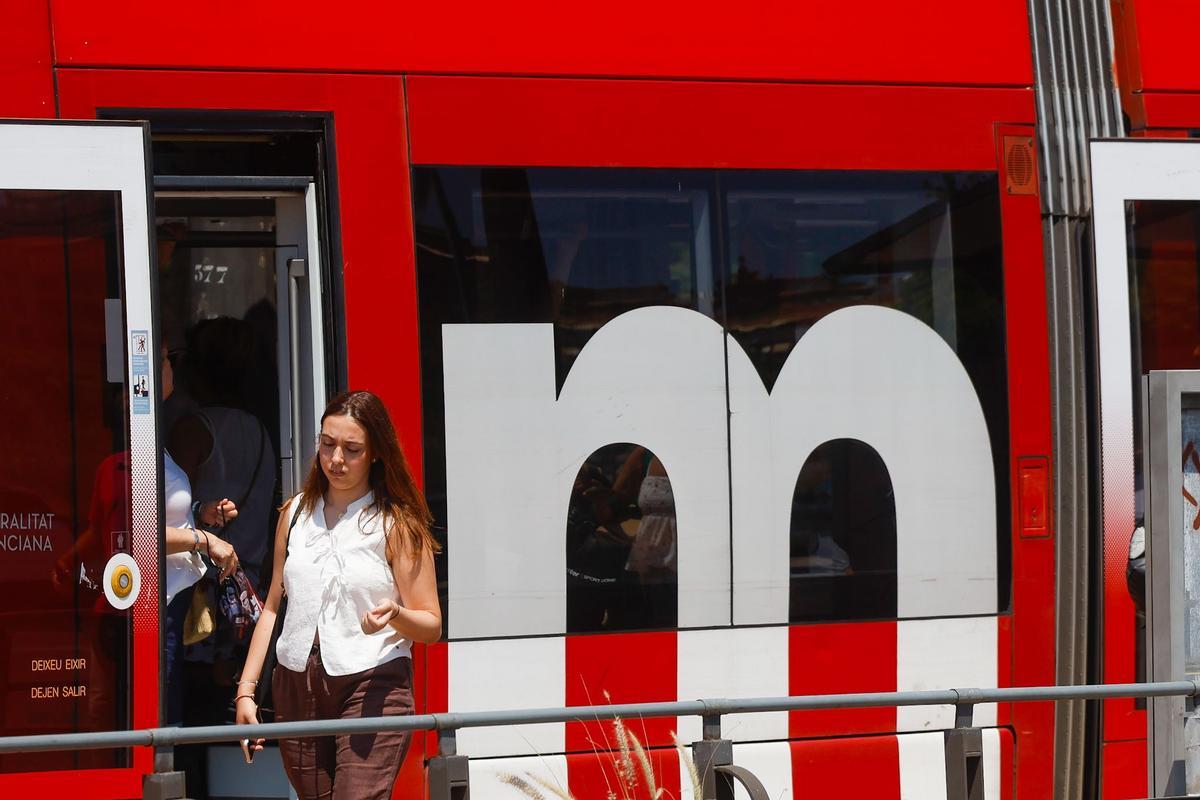 El calor extremo provoca averías y paros "puntuales" en la climatización de Cercanías y Metrovalencia