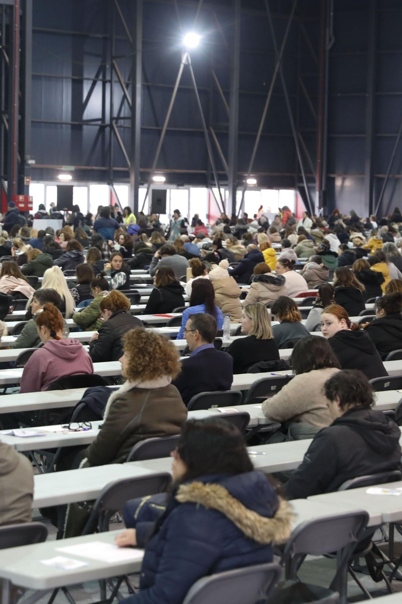 EN IMÁGENES: Nervios y curiosidad en el primer día de oposiciones de la Administración autonómica