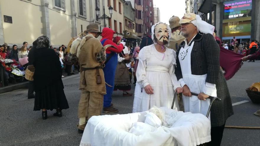 Oviedo celebra su desfile de Antroxu