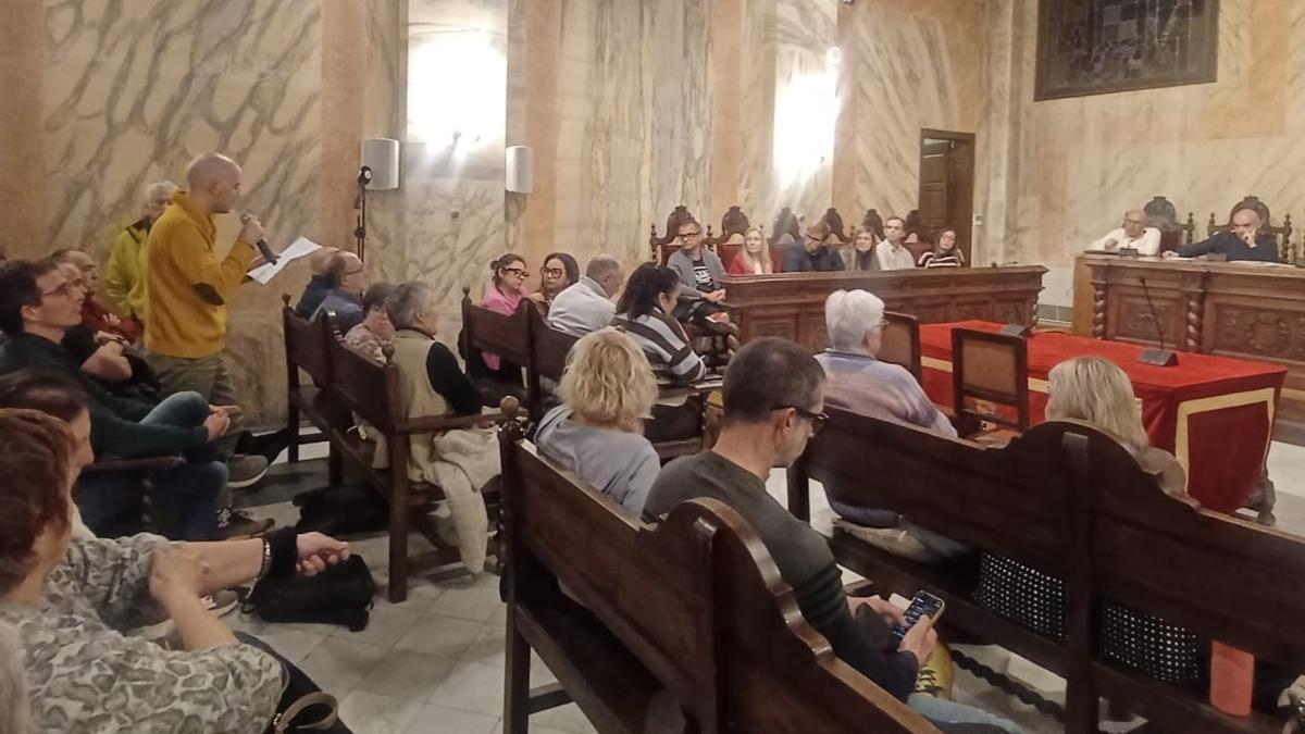 Marc Travé, president dels Pedregals, en la seva intervenció al ple de dijous a l'Ajuntament de Berga