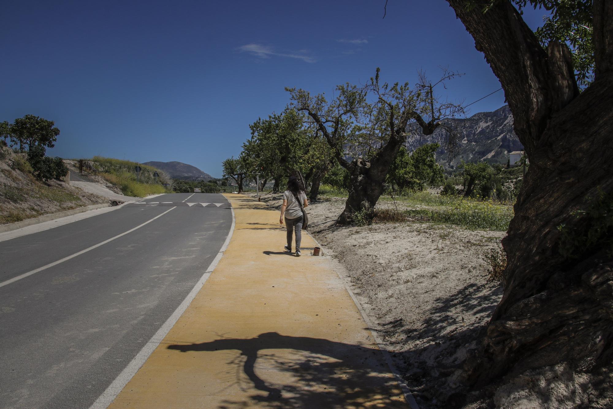 Obras Públicas renueva la travesía de Gorga para dar más seguridad a vehículos y peatones