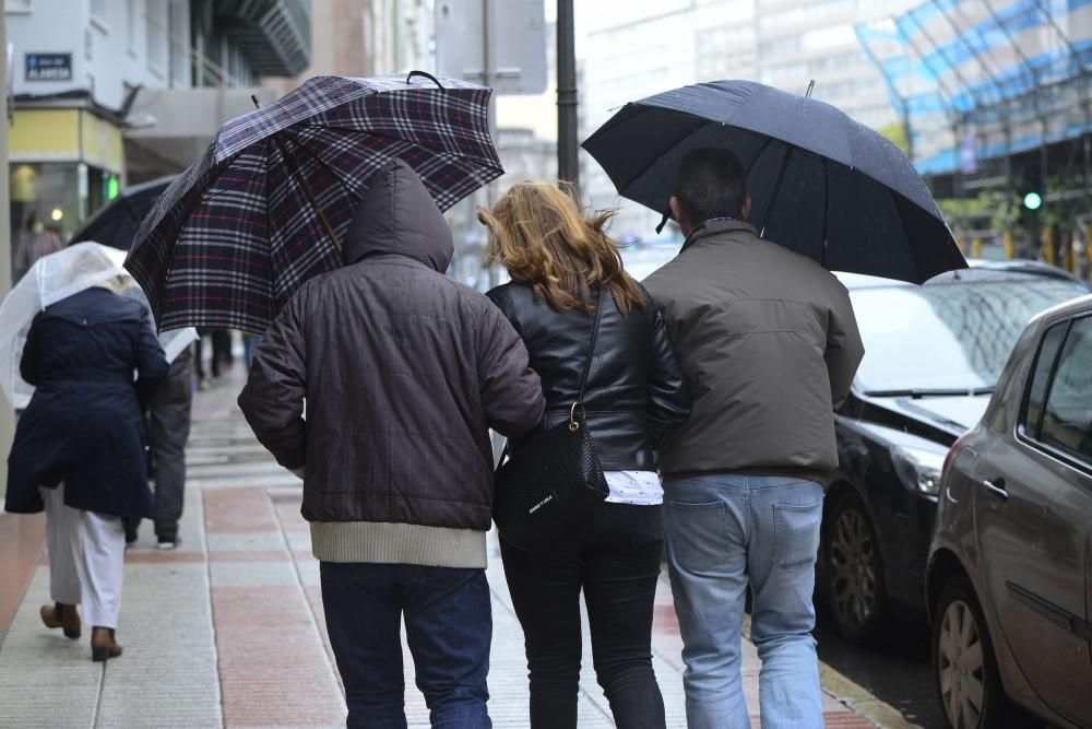 Viento y lluvia en A Coruña por la borrasca Miguel