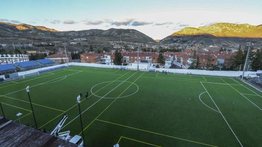 Panorámica de La Vega desde el balcón de una de los pisos anexos al campo del CD Utrillas donde hoy jugará el Valencia.   | FRANCISCO CALABUIG