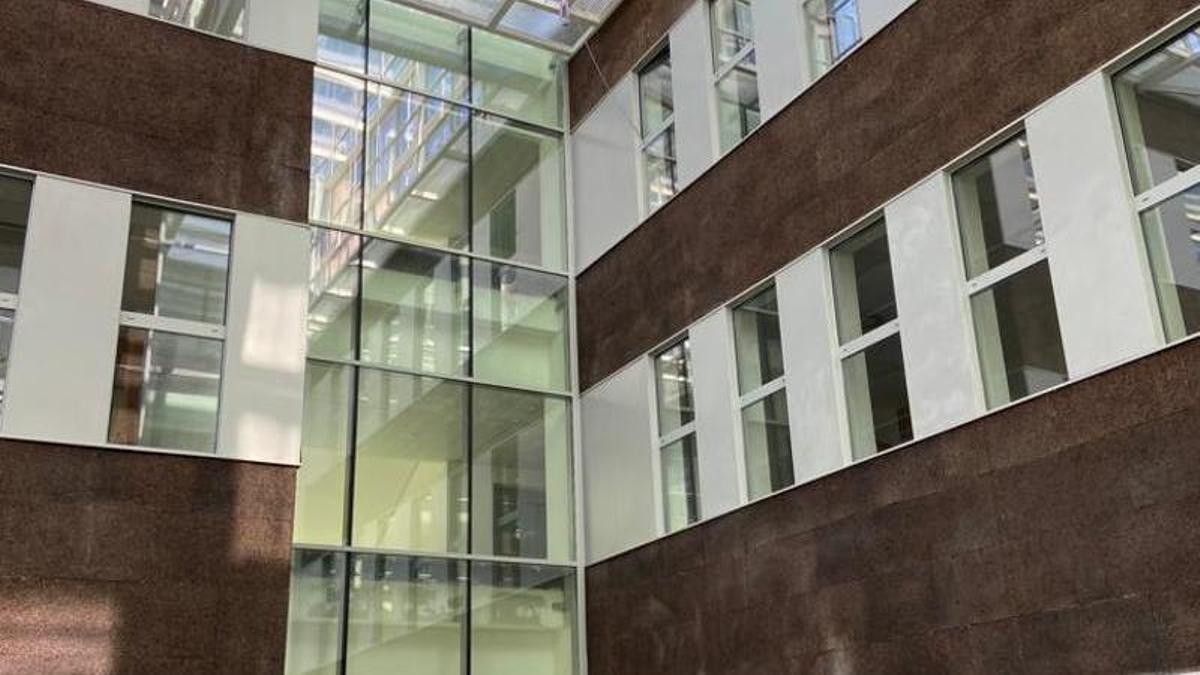 La nueva Facultad de Filosofía y Letras de la Universidad de Zaragoza cuenta con vidrios fabricados por Ariño Duglass.