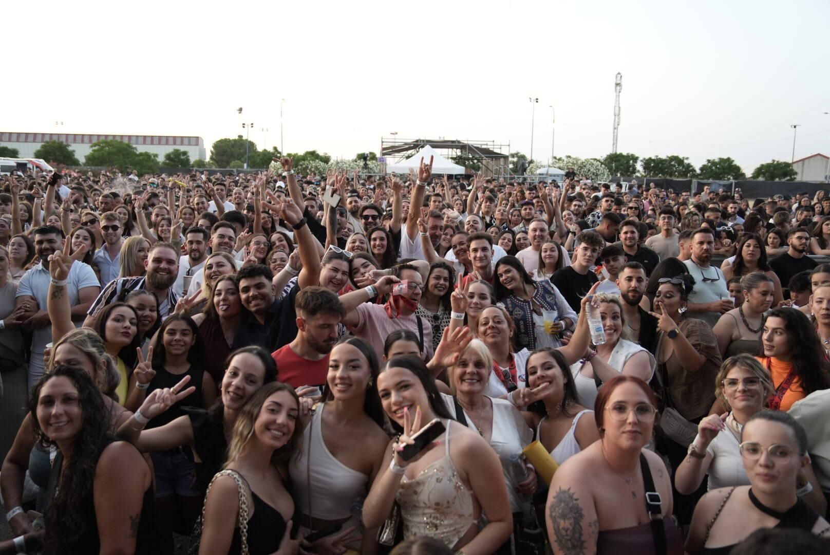 Maka 'cura cicatrices' a 3.000 personas en el recinto ferial de Badajoz
