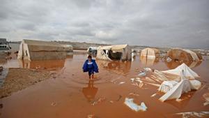 El campo de refugiados de Idleb tras las inundaciones.