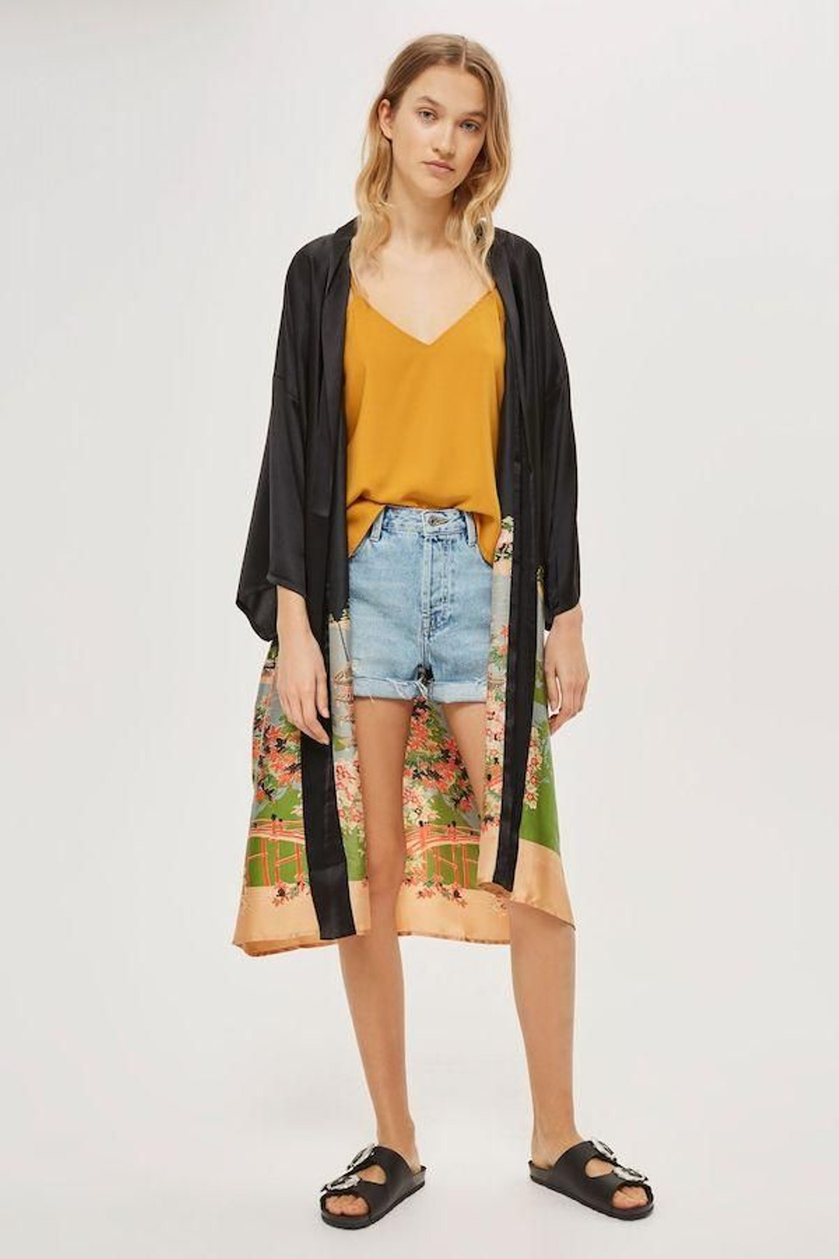 Kimono batín, de Topshop, 68 euros