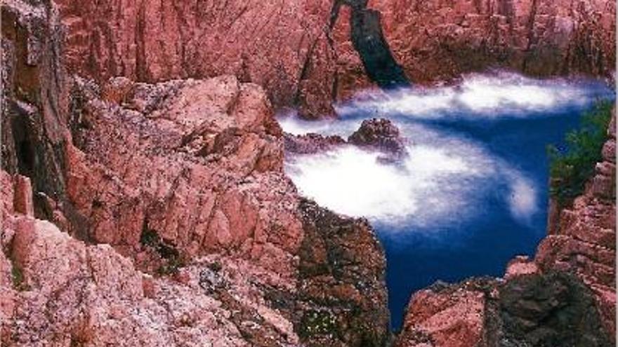 Poesia i imatge es  fonen  a &quot;Mars&quot;, un nou retrat  de la Costa Brava