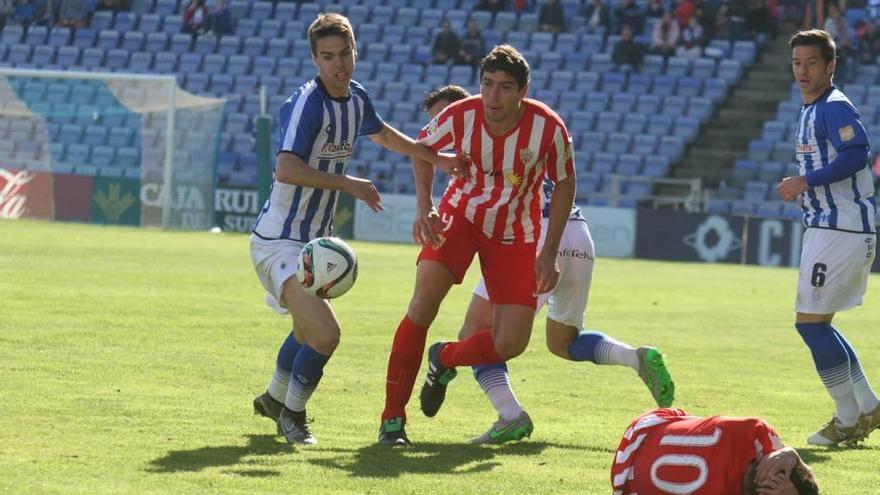 Álvaro Montero, en un partido con el Almería B.