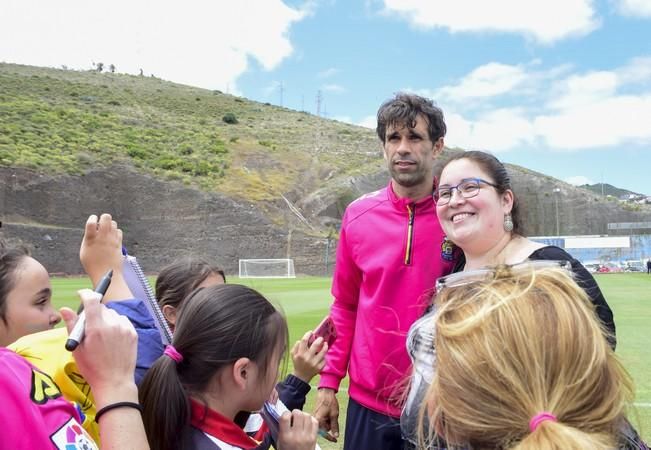 Entrenamiento de la UD Las Palmas en Barranco ...