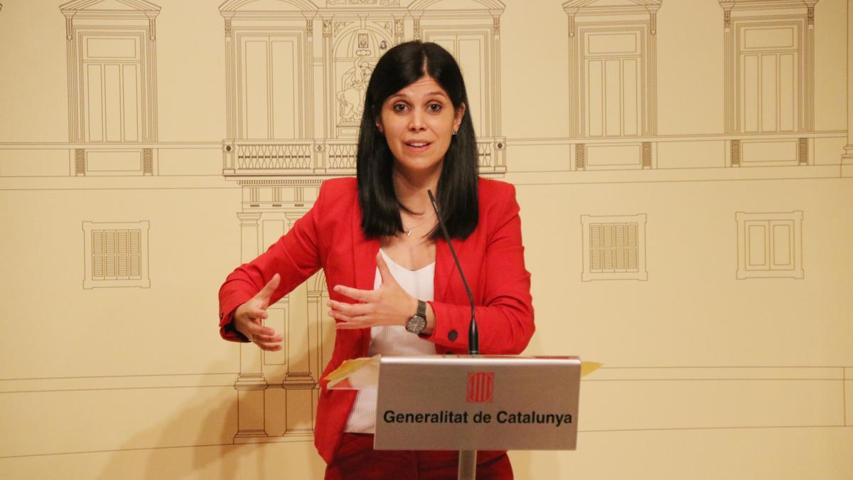 Pla mitjà de la portaveu d'ERC, Marta Vilalta, en una roda de premsa a Palau de la Generalitat